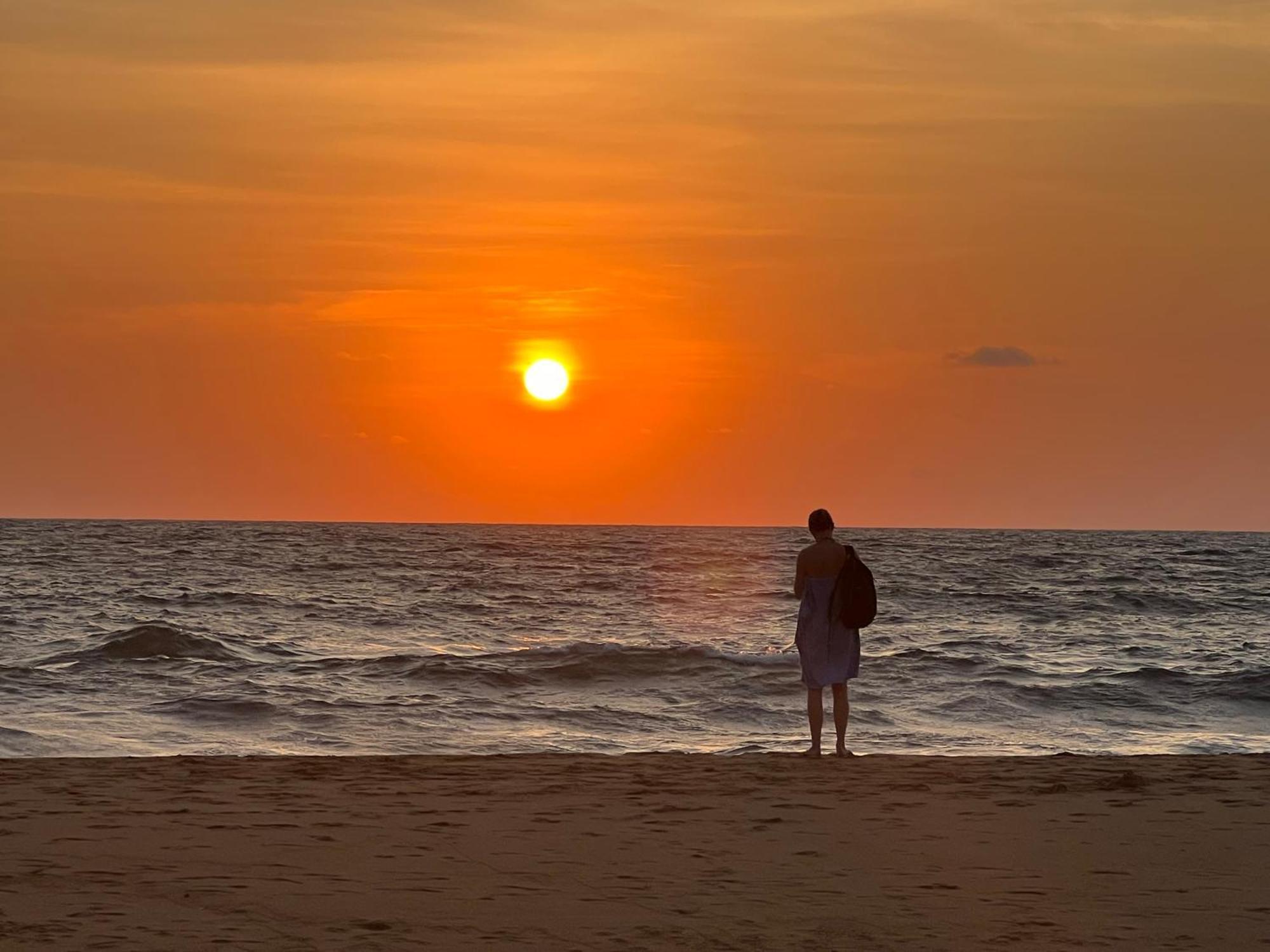 Honey Beach Hostel Негомбо Экстерьер фото